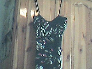 لحوم حية ومبردة .