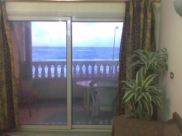 شقة لوكس ترى البحر بالاسكندرية من المالك مباشرة
