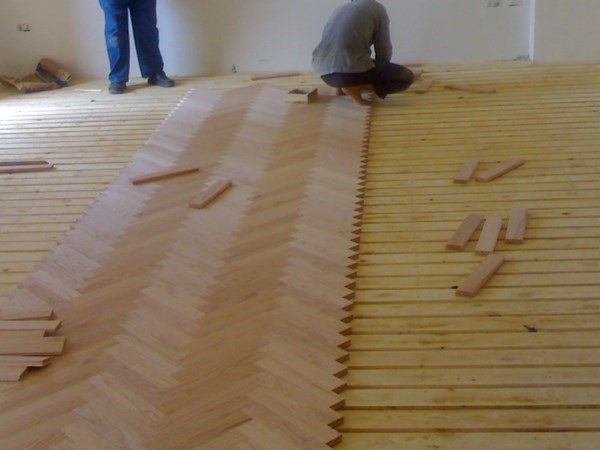 ارضيات باركية طبيعية وارضيات HDF توريد وتركيب .