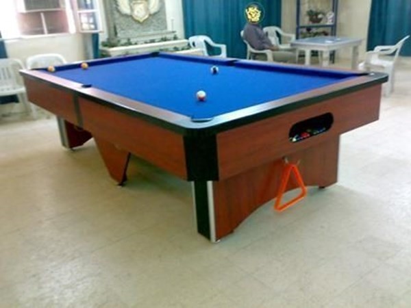 صناعة طاولات بلياردو .