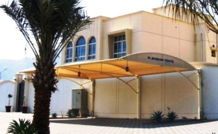 مظلات سيارات .