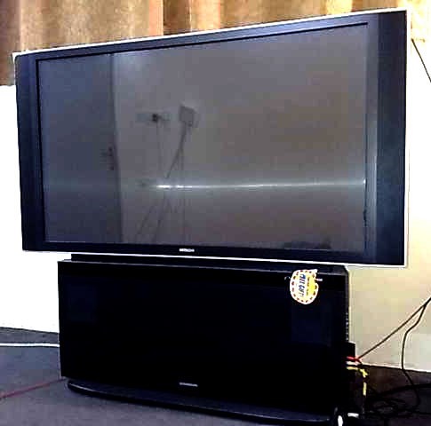 تلفزيون هيتاشي Projection LCD 52 بوصه