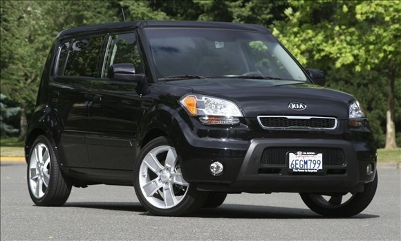 مطلوب سيارات حديثة للبيع بشرط الحالة ويوجد  .