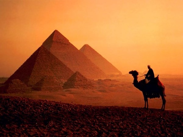 مطلوب شركات سياحية للتعاون في المجال السياحي في مصر
