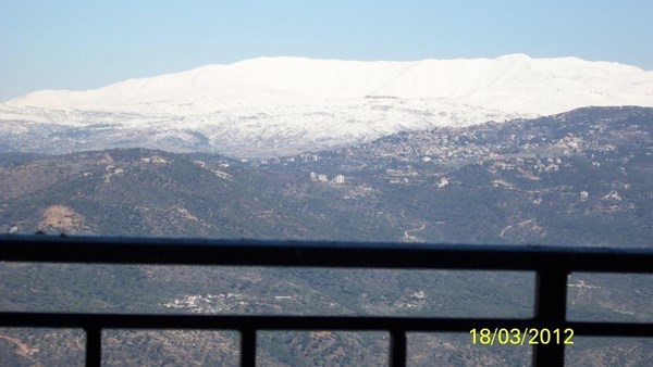 شقة للبيع في جبل لبنان أجمل اطلالة على الجبل والوادي 2013