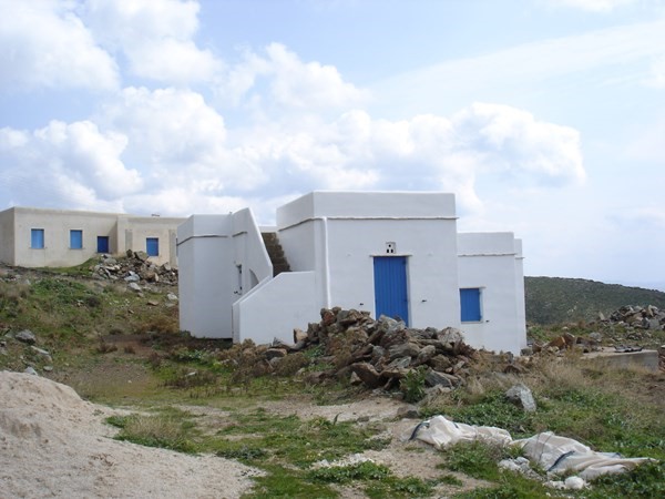 فصل منزل في تينوس اليونان تطل على البحر مذهلة