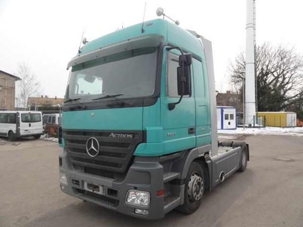 شاحنة مرسيدس ميجا سبيس من المانيا MERCEDES BENZ ACTROS 1841 4X2 200