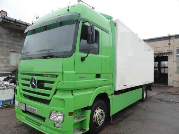 شاحنة مرسيدس شاصى طويل ميجا سبيس من المانيا MERCEDES BENZ ACTROS 1844