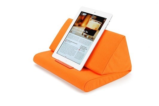 مع ipad comfy سهوله استعمال الاى باد والكمبيوتر المحمول وقراءه الكتب