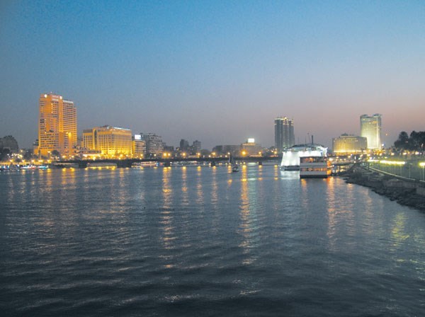 فندق للبيع 5 نجوم بمساحة 2800متر مربع على كورنيش النيل بالقاهرة
