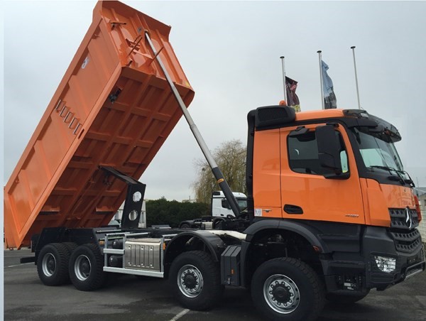 MERCEDES AROCS 4151 88 4 back tipper 32 tons