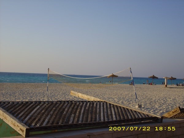 للبدل شقة بالساحل الشمالى باخرى بالمقطم .