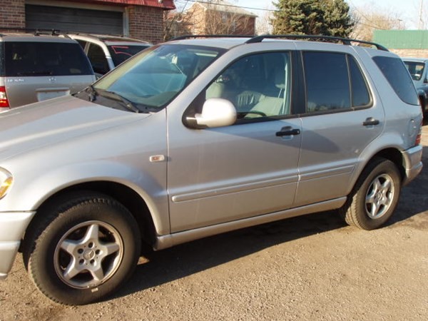 سيارة مرسيدس M L سعر مميز جدا جدا ادخل شوف  .