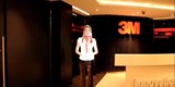 المتحدث الافتراضي مانيكان نظام عرض ضوئي من صقر في ستديو